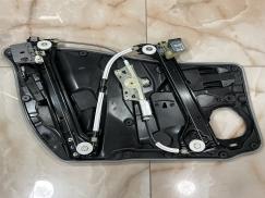 A1177209900 MERCEDES W117 CLA SAĞ ÖN KAPI CAM KRİKOSU SIFIR ORJİNAL