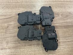 A0009068304 412650920 MERCEDES VİTO W447 KALORİFER AYAR MOTORU ÇIKMA ORJ