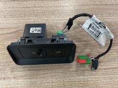 FK7211654BC  LAND ROVER DISCOVERY ARAÇ İÇİ BAGAJ AÇMA DÜĞMESİ ÇIKMA ORJİNAL