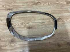 51137388118 7388118 MİNİ COOPER F60 SAĞ FAR ÇERÇEVE NİKELAJI  ÇIKMA ORJİNAL