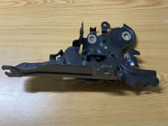 7450923 BMW F40 F44 SOL KAPUT MENTEŞESİ ÇIKMA ORJİNAL