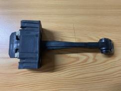 7311339 BMW F20 F30  ÖN SOL KAPI GERGİSİ ÇIKMA ORJİNAL