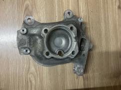 6760953 BMW E60 ÖN SOL TAŞIYICI ÇIKMA ORJİNAL