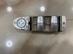 A2059056811 MERCEDES W205 SOL ÖN CAM DÜĞMESİ SIFIR Y.S