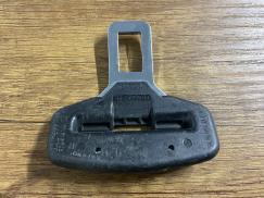 A2138600685 MERCEDES W213 ÖN SAĞ EMNİYET KEMER TOKASI ÇIKMA ORJİNAL