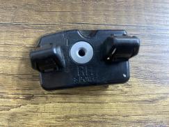 1493773-00-B TESLA Y MODEL SAĞ ÖN TAMPON BRAKETİ ÇIKMA ORJİNAL